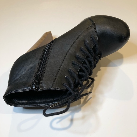 Diva Lounge Platform Booties - Picture 4 of 7